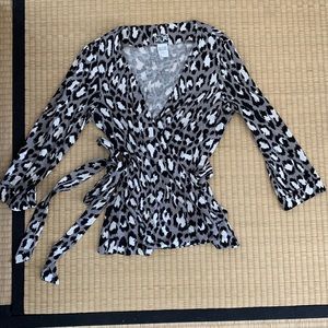 Diane von Furstenberg silk blouse size 6